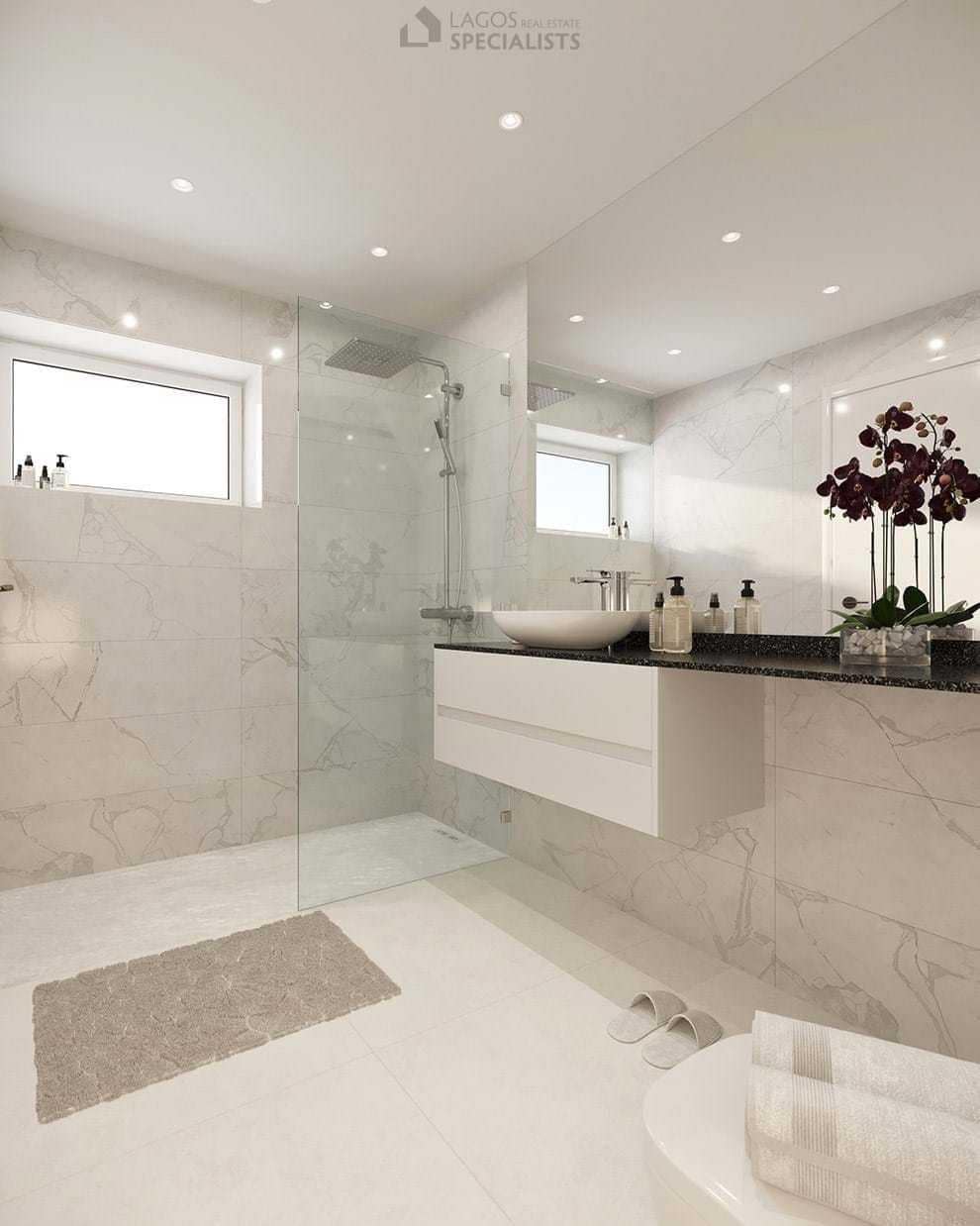 En-suite bathroom