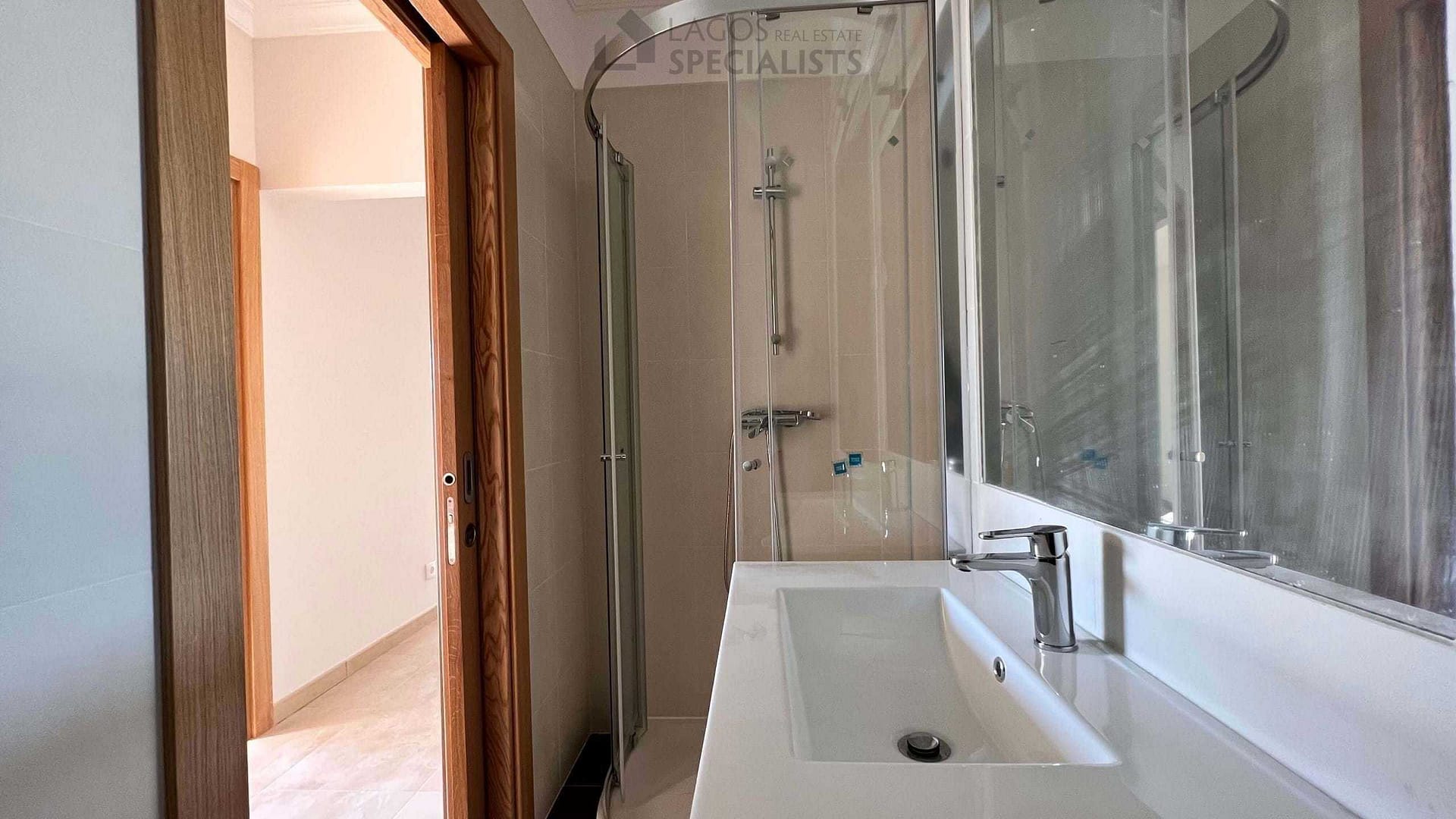 Modern bathroom