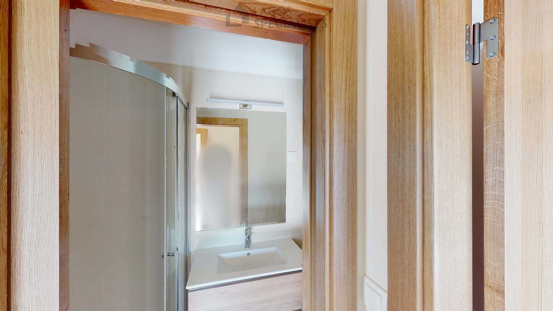 Modern bathroom