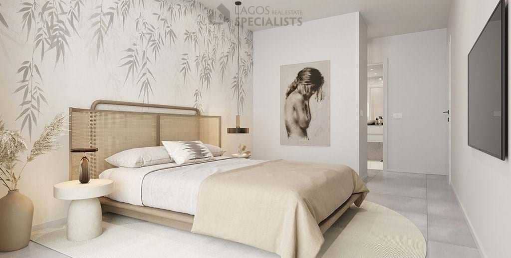 Master bedroom with en-suite bathroom and built-in closet