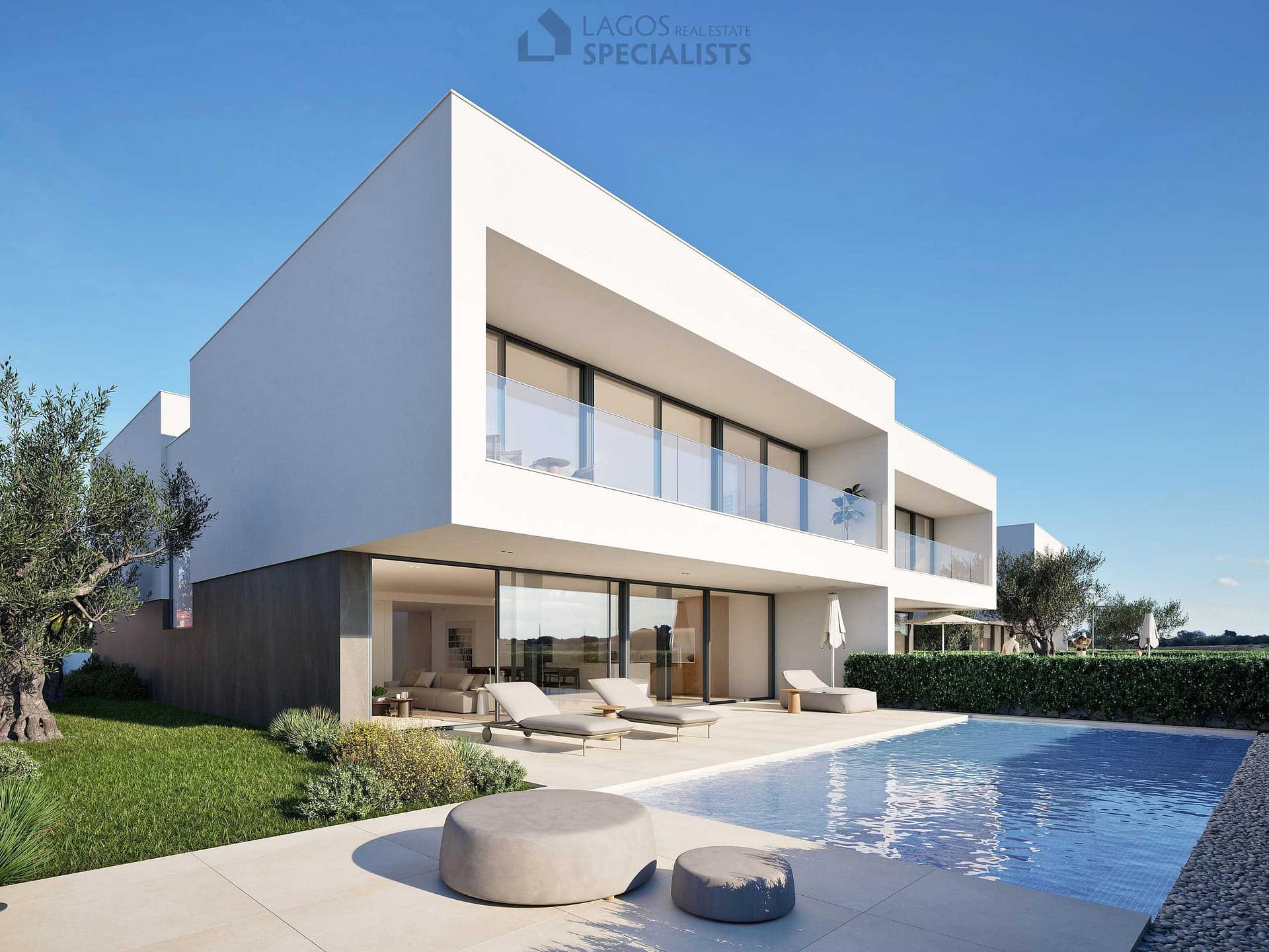 01 modern villa with outdoor swimming pool