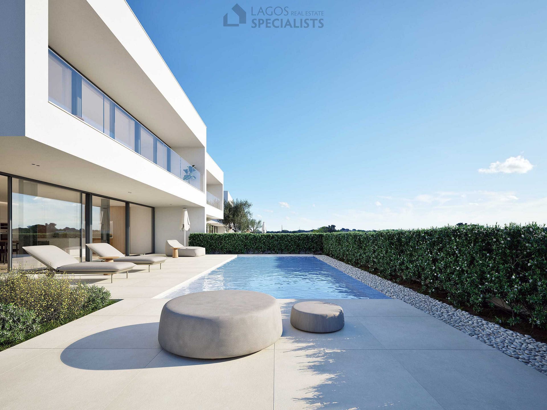 01 modern villa with private outdoor swimming pool and back yard