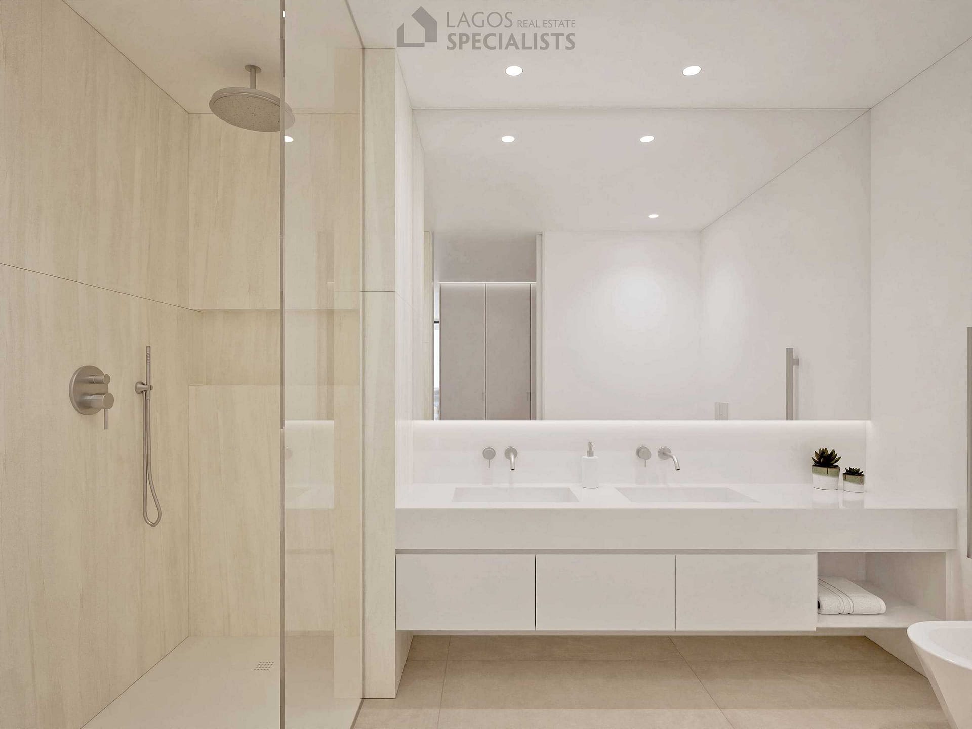 10 sleek and modern en-suite bathroom with walk-in shower