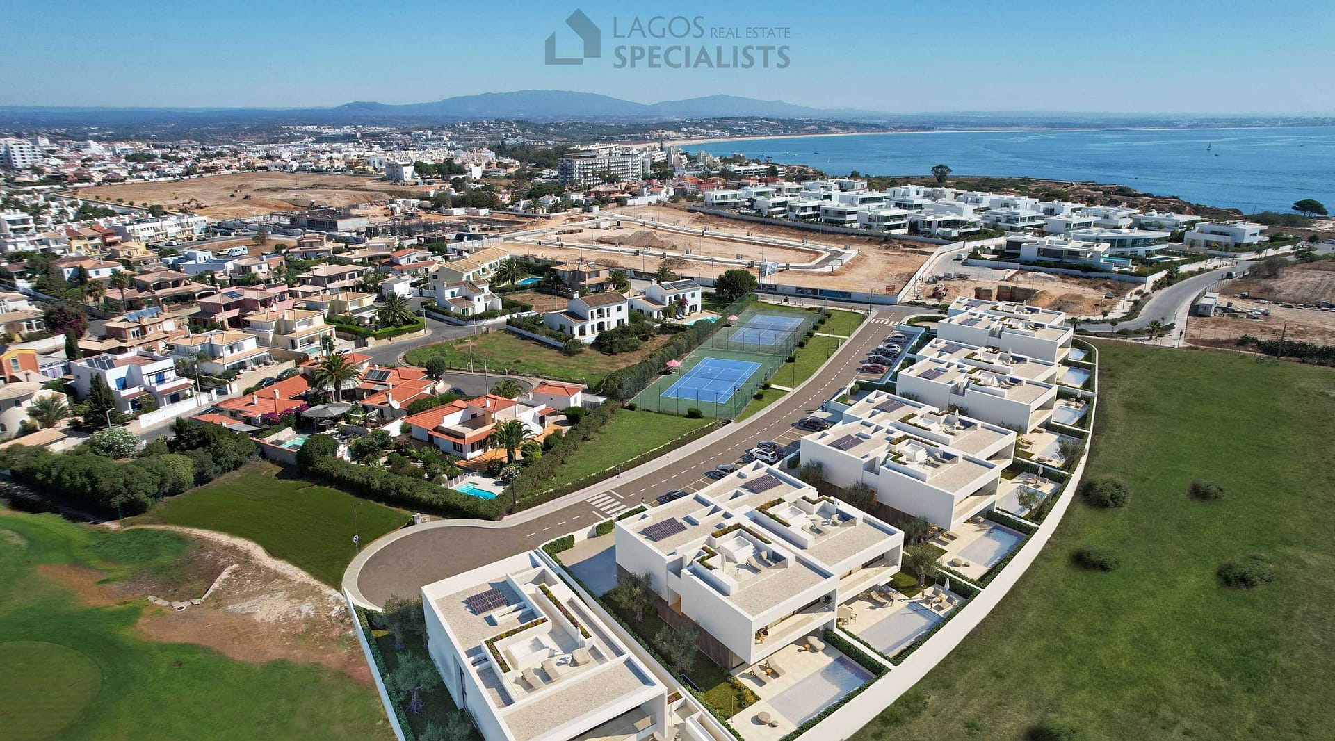 14 Modern build villa in quiet area close to sea and city centre