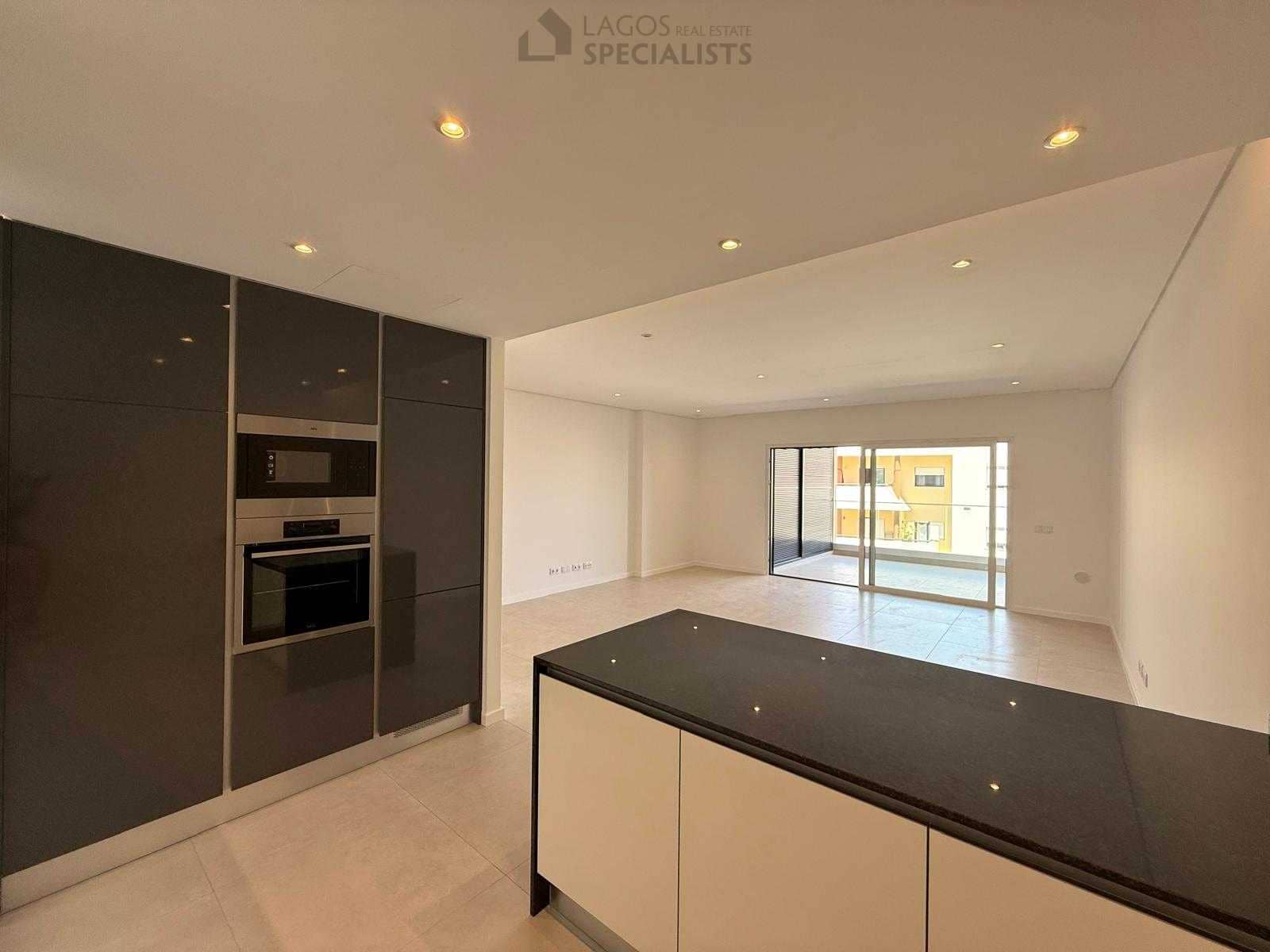 Modern, fully equiped open kitchen