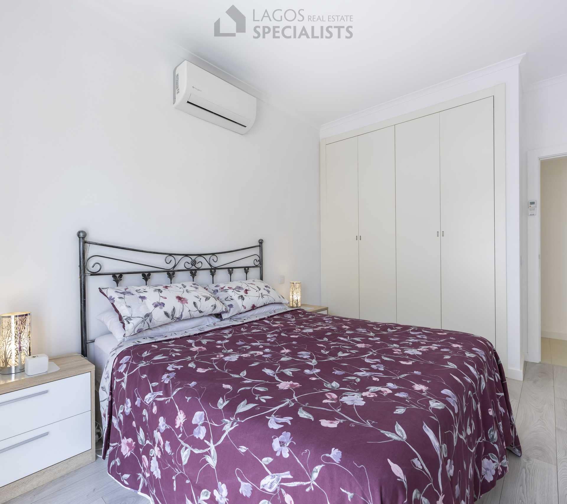 Double-bed bedroom