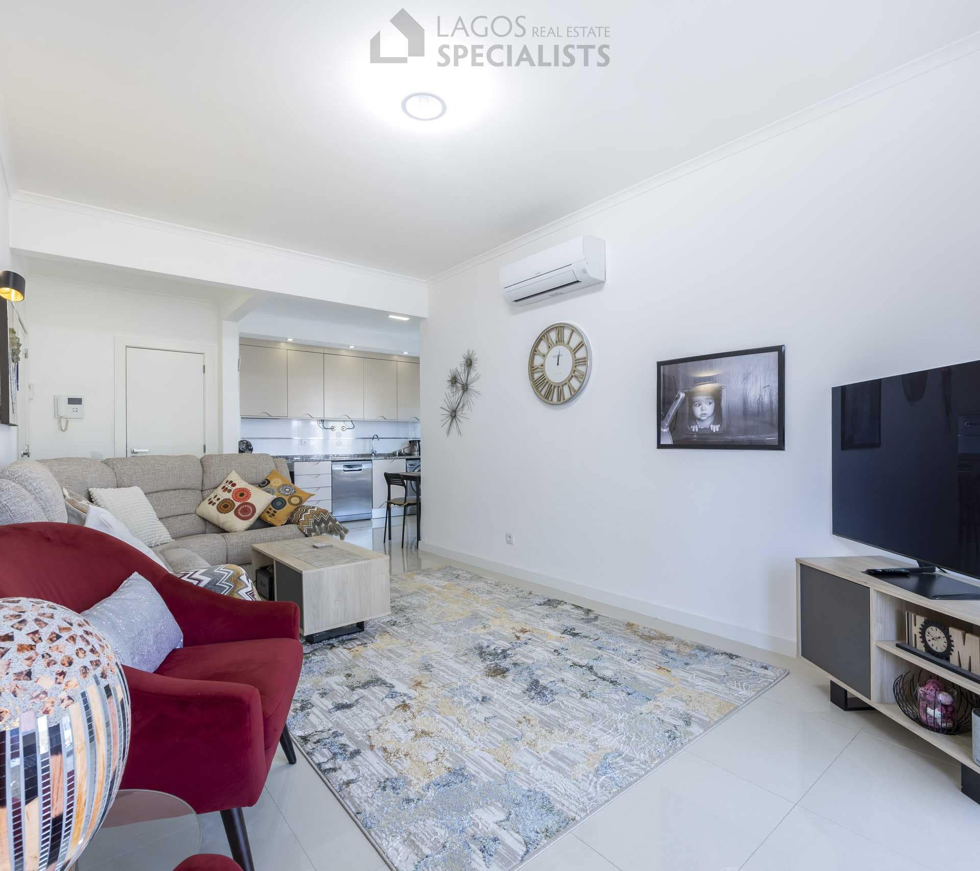 Spacious living room